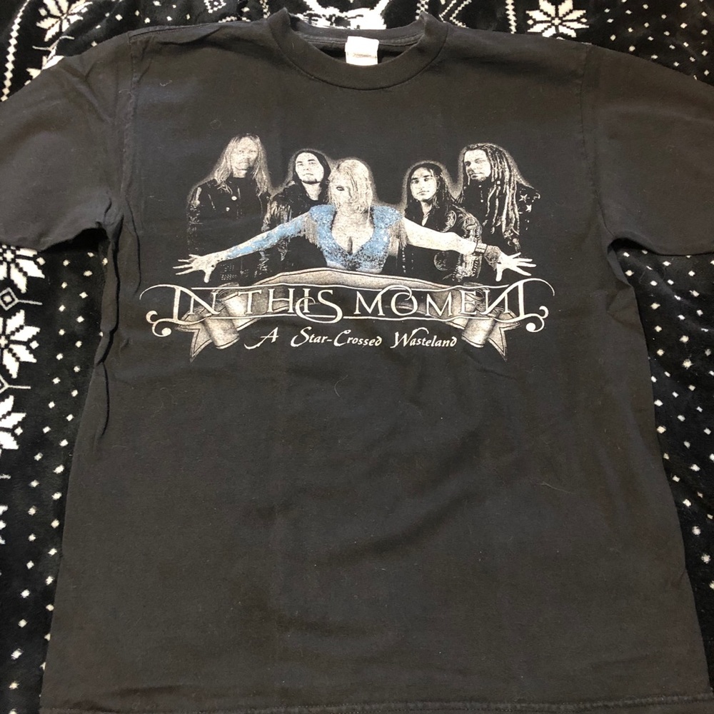 In This Moment size M Starcrossed Wasteland Shirt